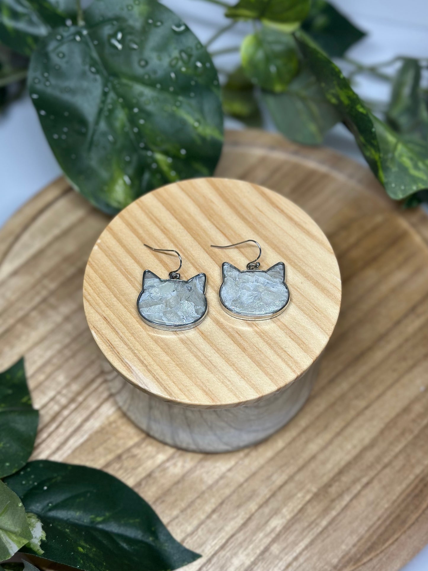 Cat Head Earrings - Light Gray 1