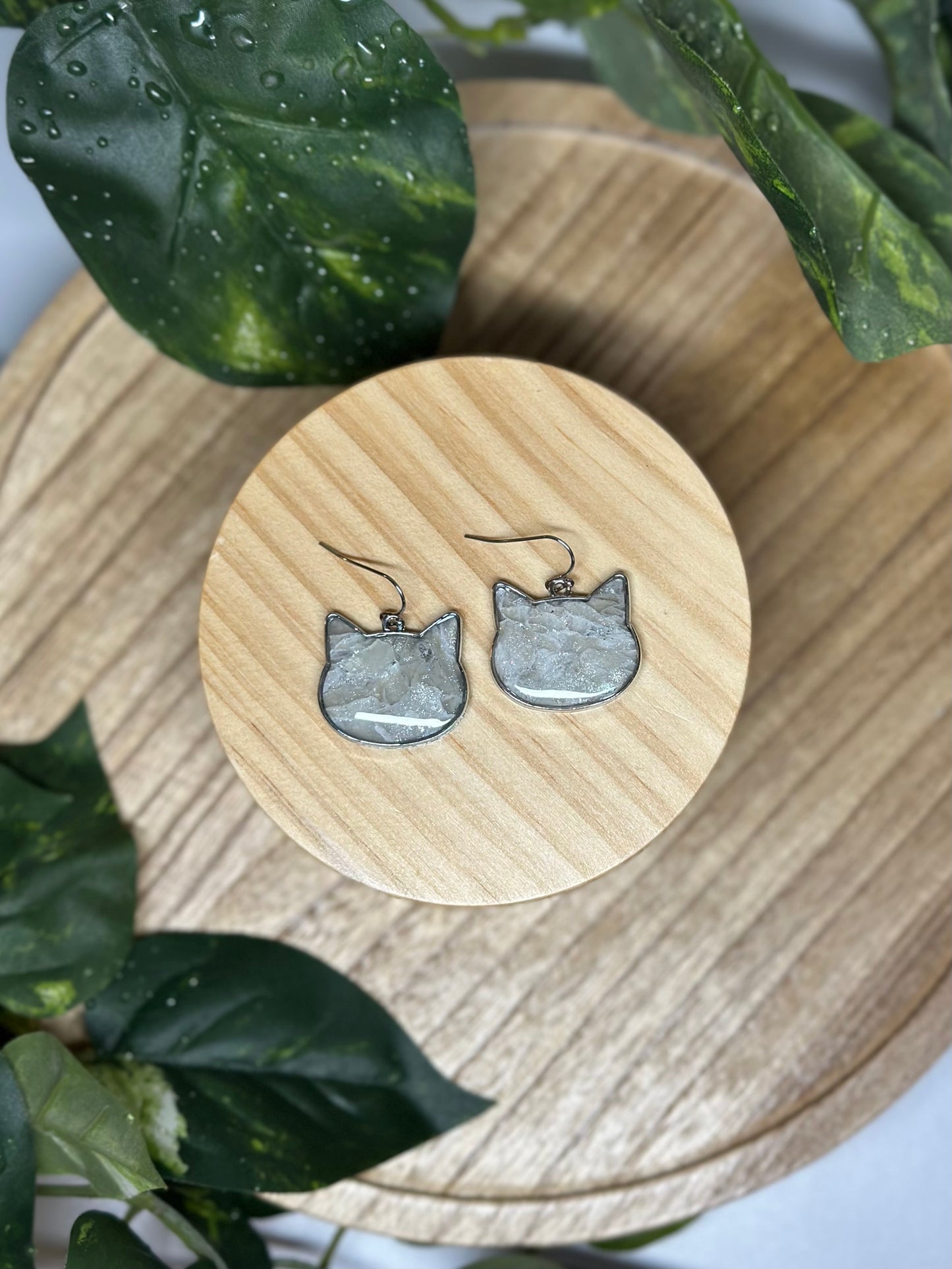 Cat Head Earrings - Light Gray 1