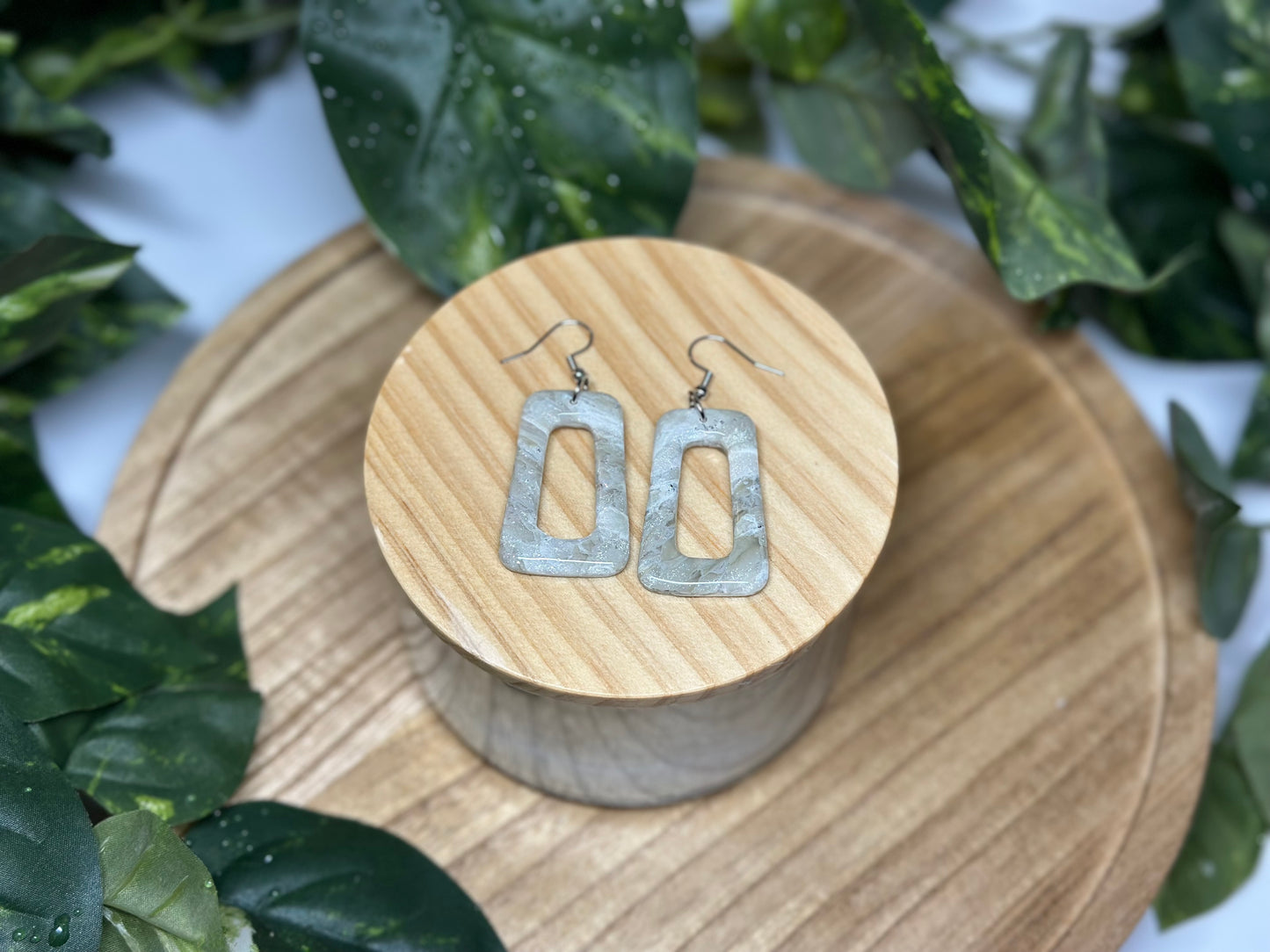 Curvy Oblong Rectangle Cutout Earrings - Light Gray