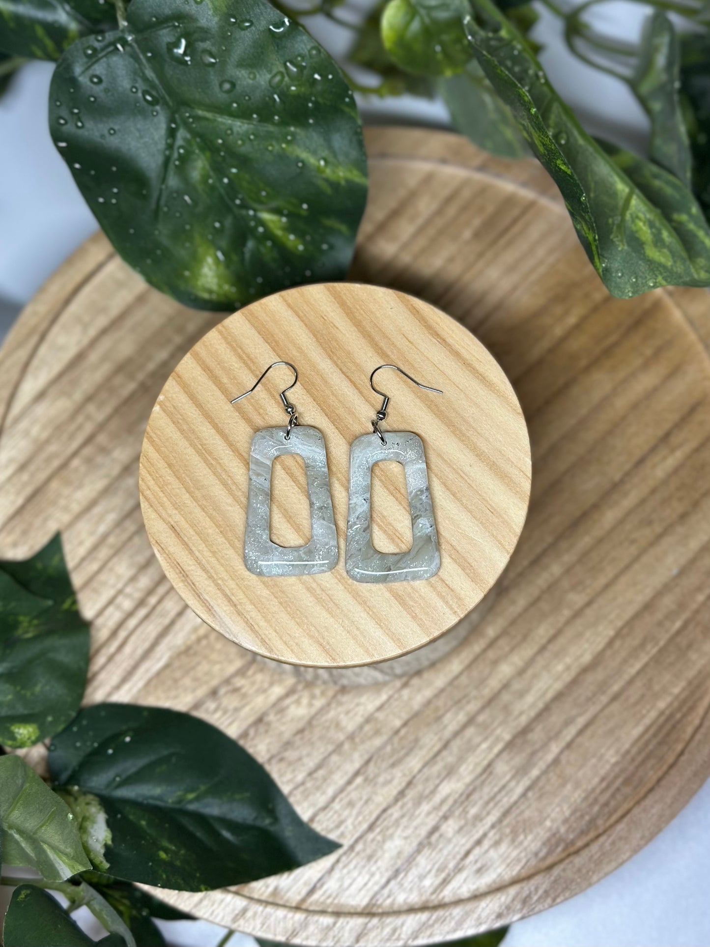 Curvy Oblong Rectangle Cutout Earrings - Light Gray