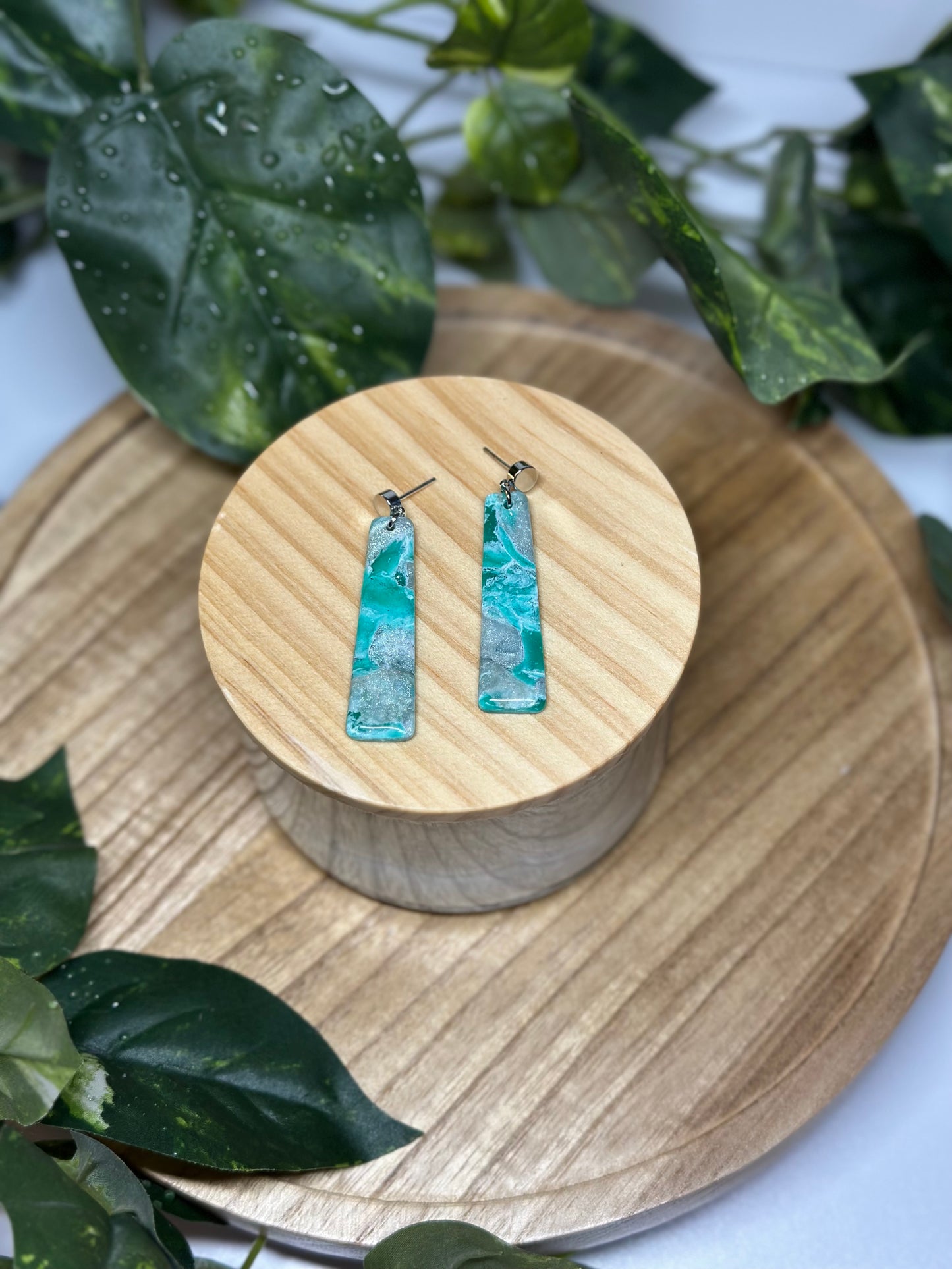 Straight Long Pendant Earrings - Green