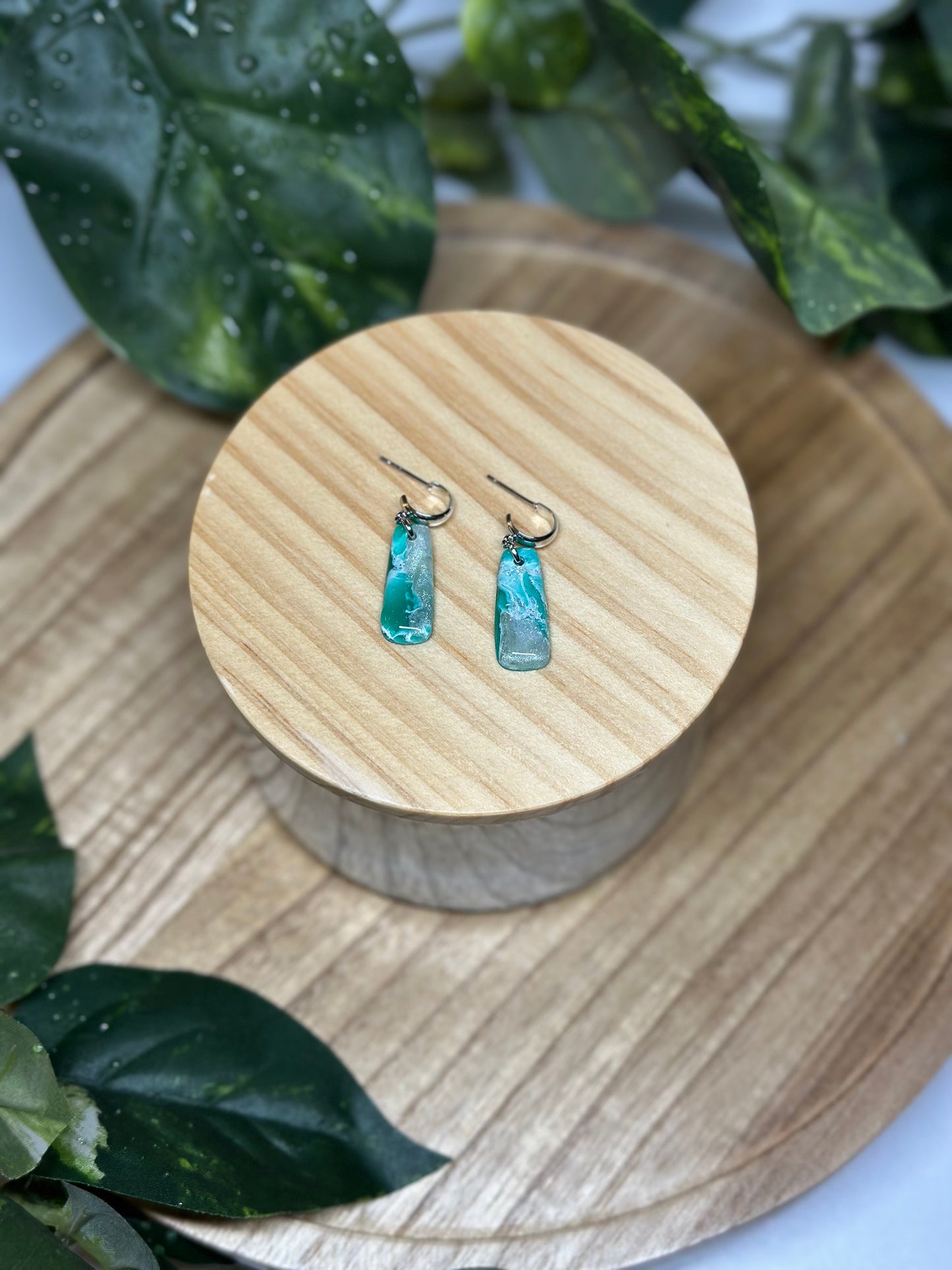 Straight Short Pendant Earrings - Green