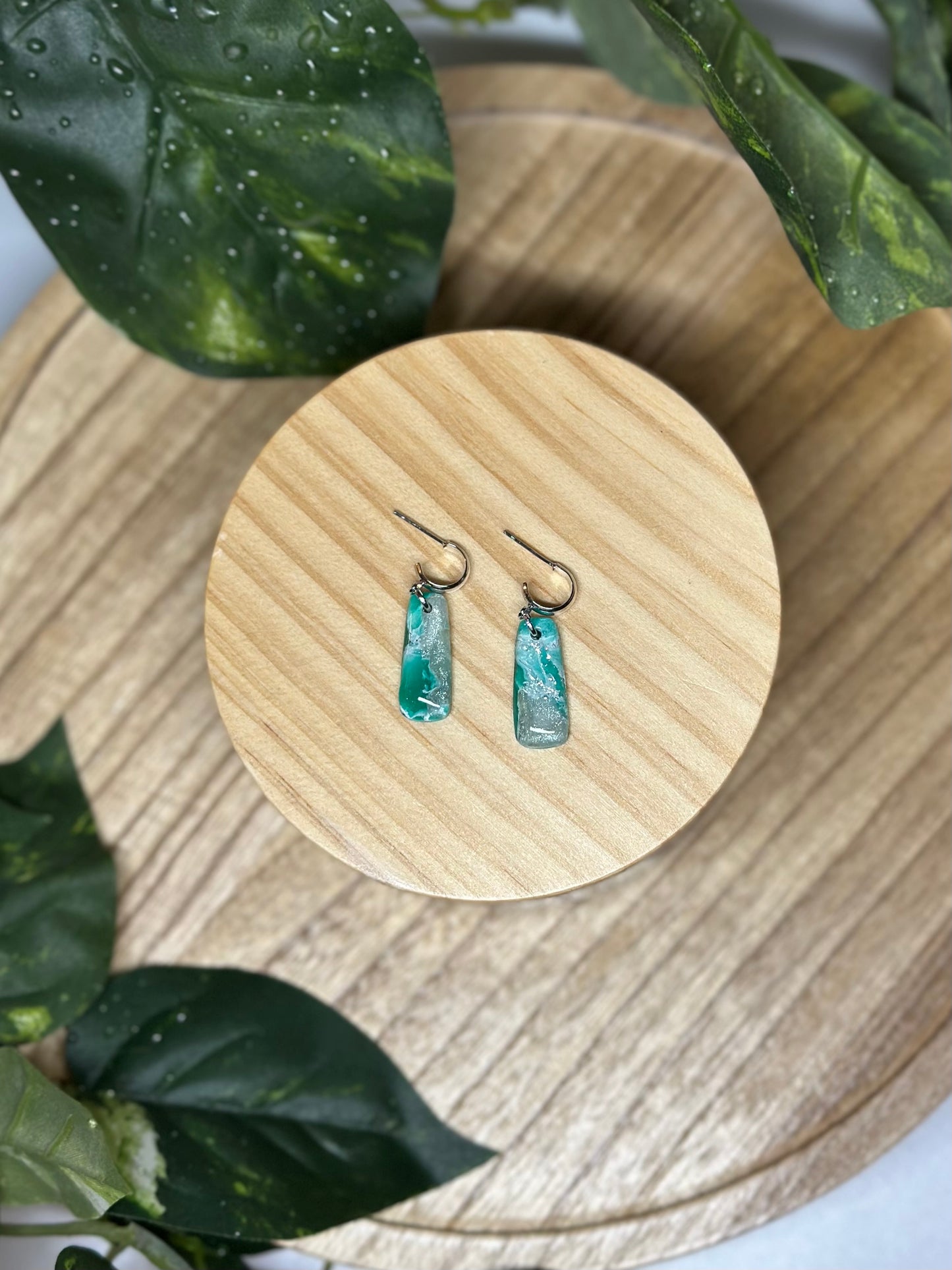 Straight Short Pendant Earrings - Green