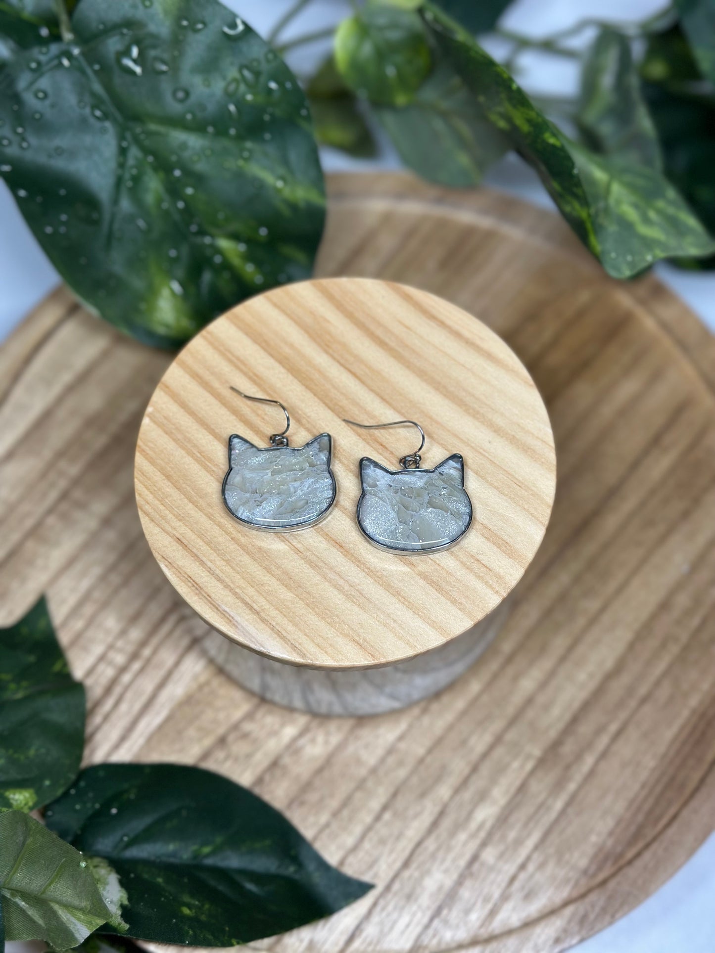 Cat Head Earrings - Light Gray 2