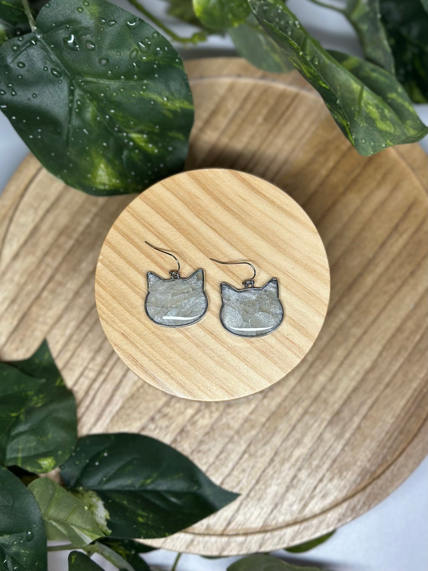 Cat Head Earrings - Light Gray 2