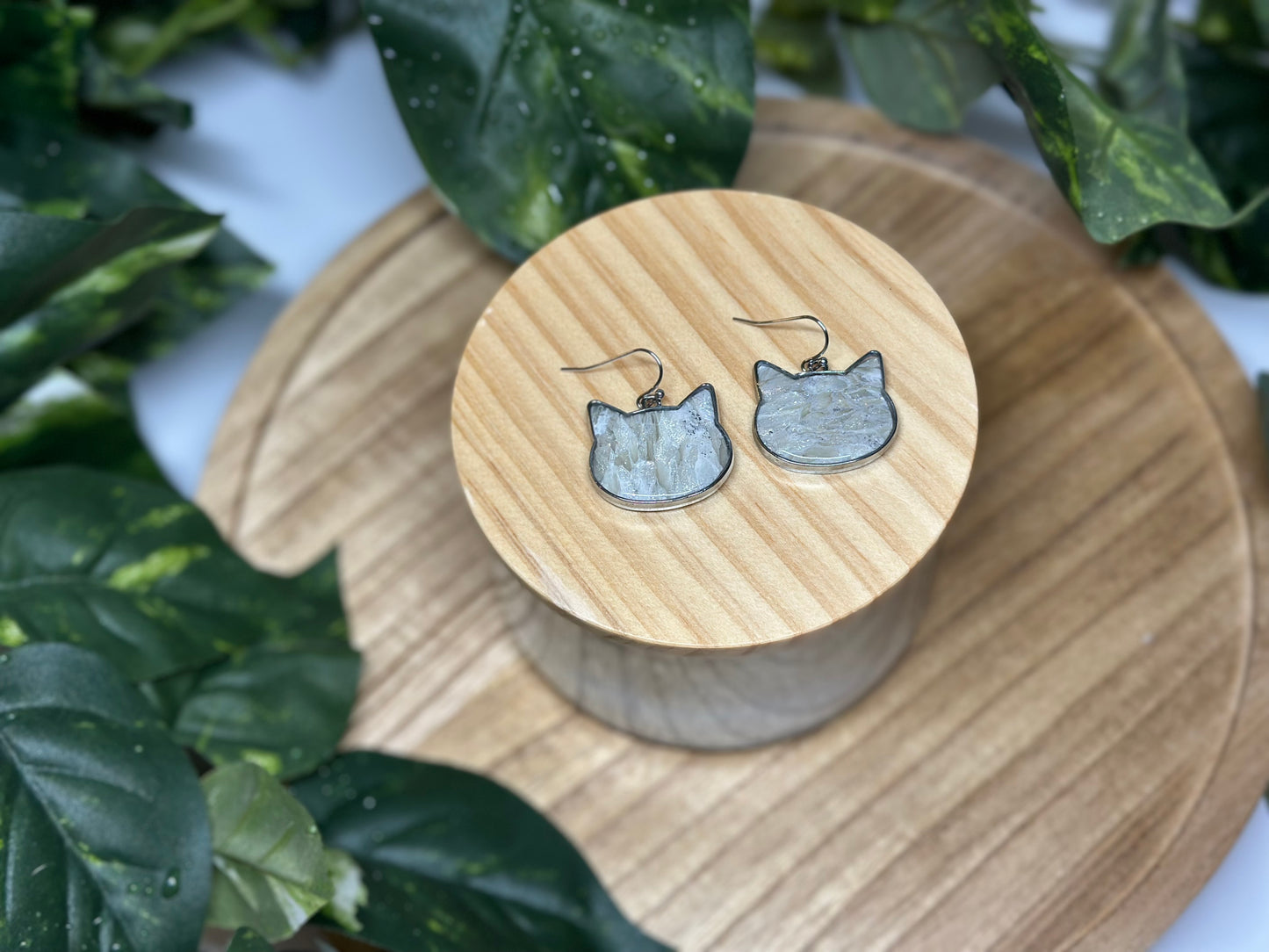 Cat Head Earrings - Light Gray 3