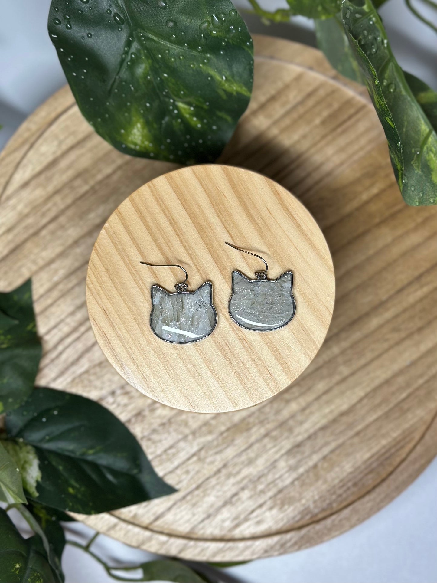 Cat Head Earrings - Light Gray 3