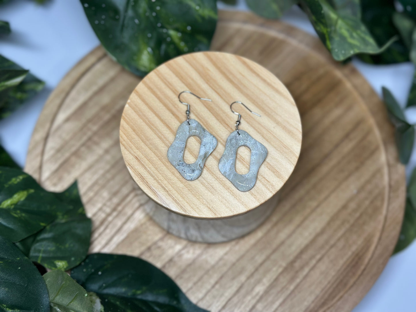 Curvy Oblong Oval Earrings - Light Gray