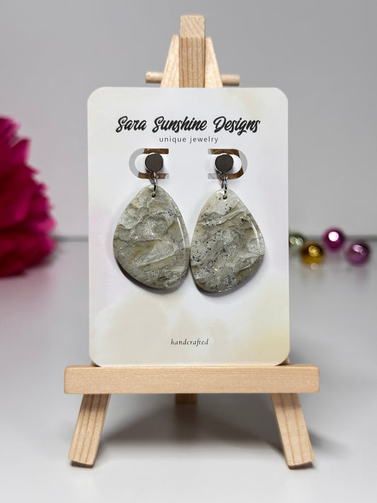 Curvy Stone Earrings - Light Gray