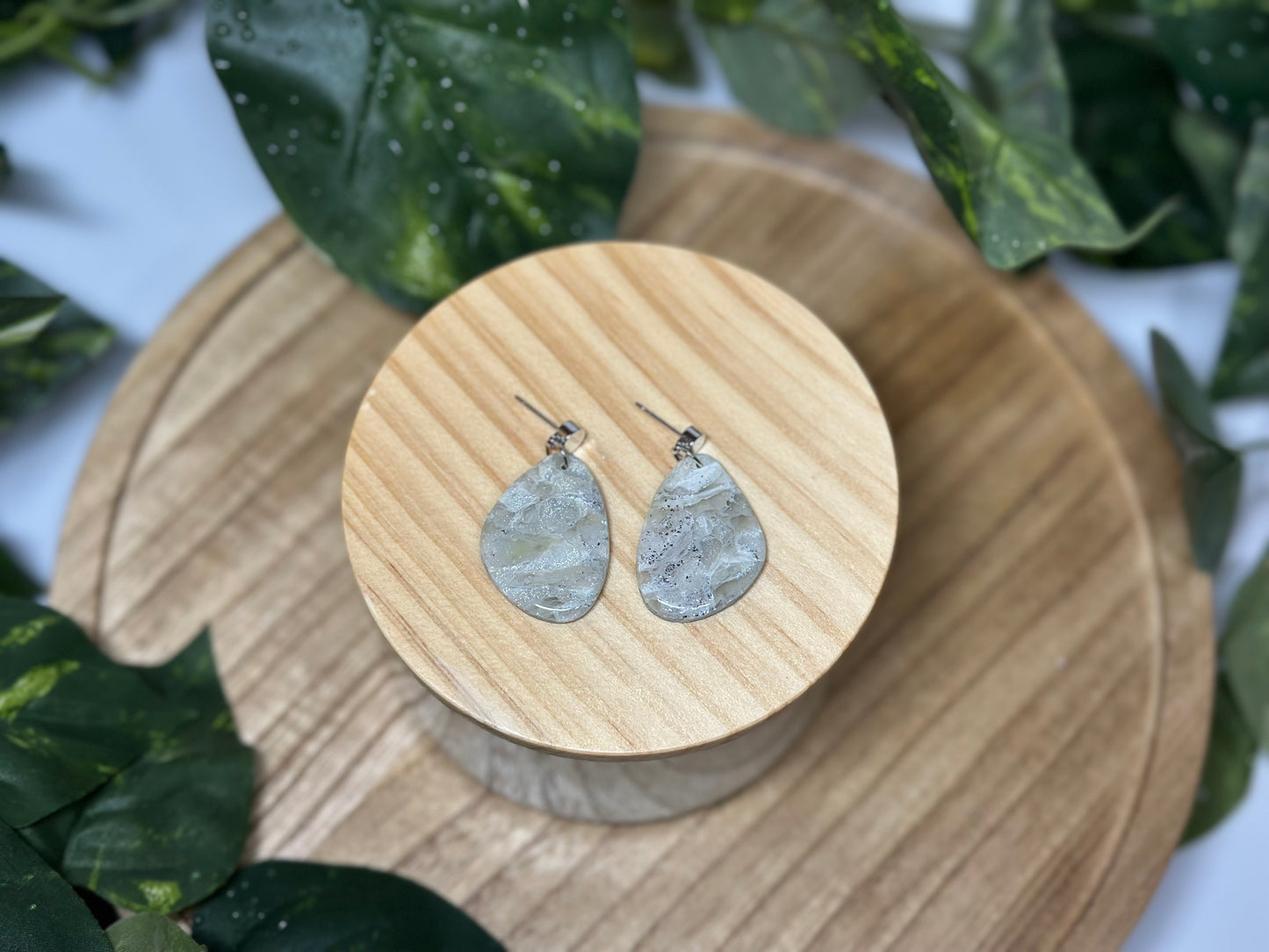 Curvy Stone Earrings - Light Gray