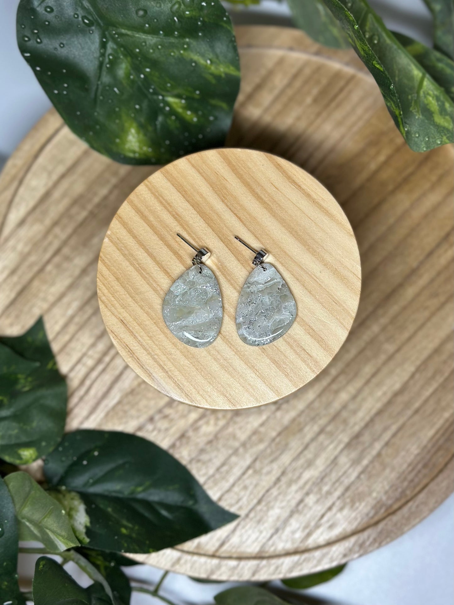 Curvy Stone Earrings - Light Gray