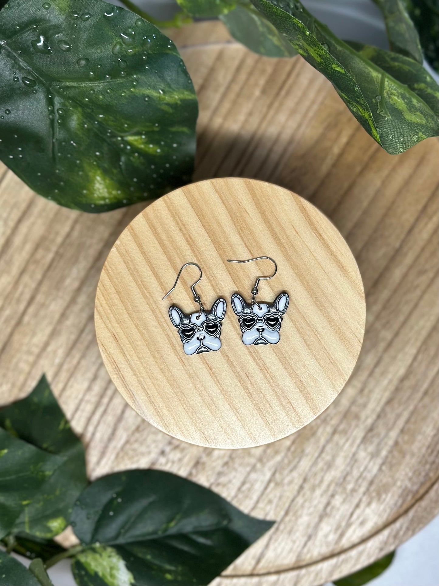 Dogs - Frenchie Heart Eyes Earrings - Silver & White