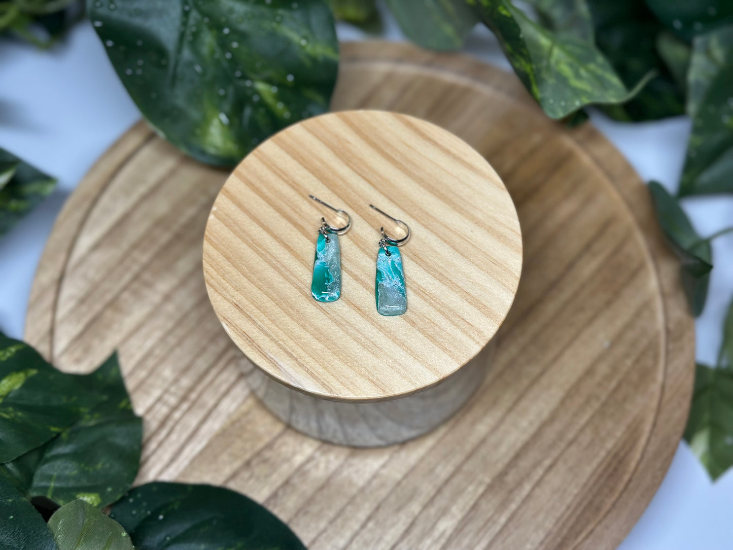 Straight Short Pendant Earrings - Green