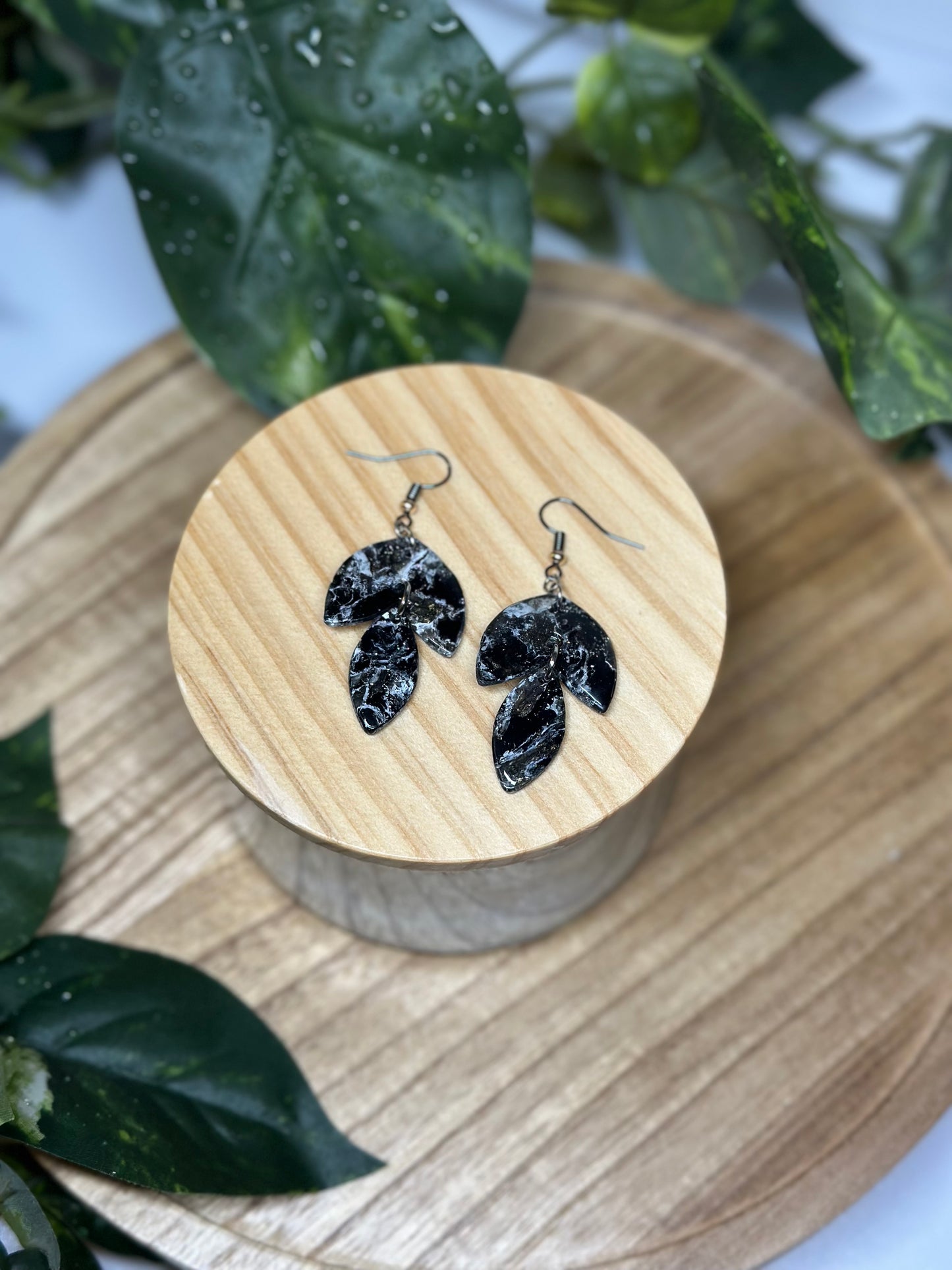 The Jami (half) Earrings - Black Marble